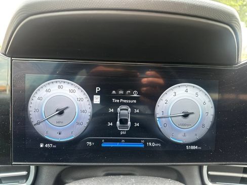 Used 2025 Hyundai Elantra Limited FWD image 42