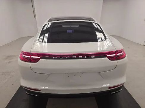 Used 2018 Porsche Panamera 4 AWD/4WD image 24