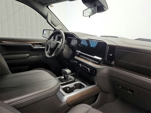 Used 2024 Chevrolet Silverado 1500 LT Trail Boss w/ Protection Package image 31