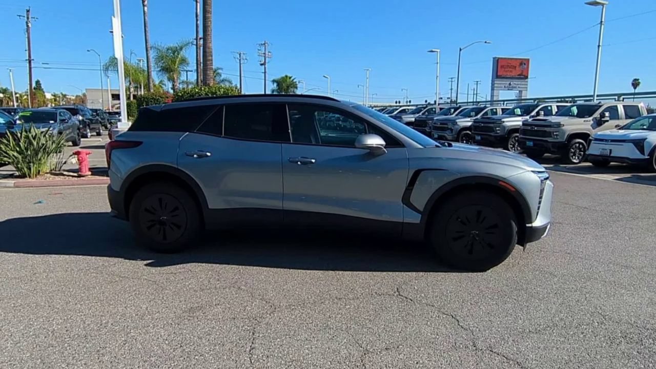 Used 2026 Chevrolet Blazer EV LT w/ Midnight/Sport Edition FWD image 9