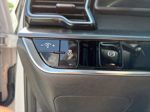 Used 2025 Kia Sportage EX w/ Premium Package AWD/4WD image 24