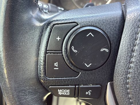 Used 2018 Toyota RAV4 SE w/ Power Extra Value Package FWD image 36