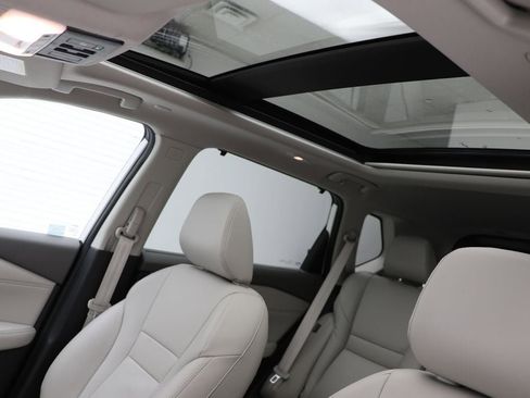 Used 2023 Nissan Rogue SL w/ SL Premium Package image 17