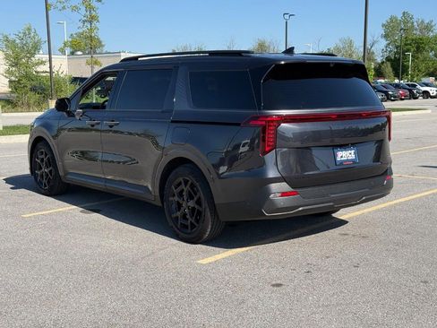 Used 2025 Kia Carnival SX Prestige FWD image 3