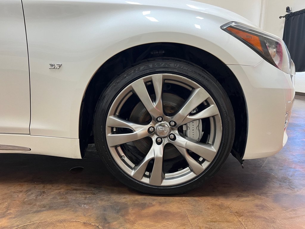 Used 2018 INFINITI Q70 L 3.7 RWD image 11