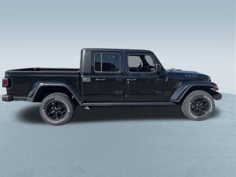 Used 2022 Jeep Gladiator Willys image 5