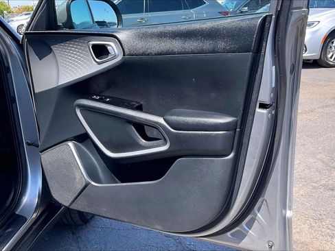 Used 2022 Kia Soul LX w/ Technology Package FWD image 21
