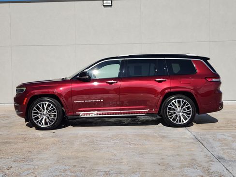 Used 2023 Jeep Grand Cherokee L Summit AWD/4WD image 5