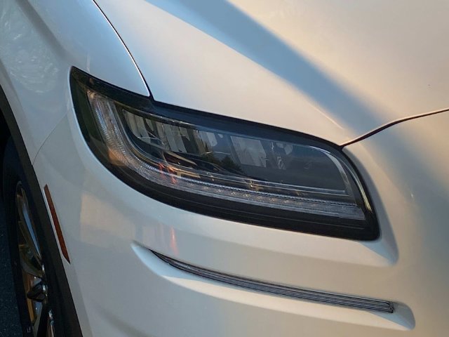 Certified 2023 Lincoln Nautilus Reserve FWD image 4