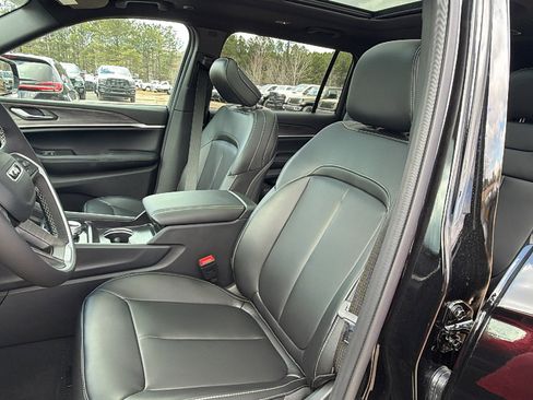 New 2026 Jeep Grand Cherokee L Limited image 18