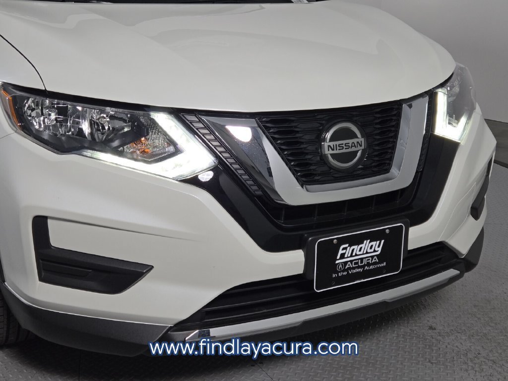 Used 2018 Nissan Rogue SV w/ Premium Package AWD/4WD image 11