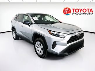 Used 2024 Toyota RAV4 LE video 1