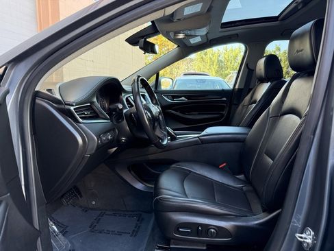 Used 2019 Buick Enclave Avenir image 11