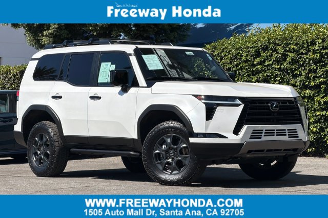 Used 2025 Lexus GX 550 AWD/4WD image 1