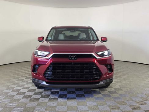 Used 2024 Toyota Grand Highlander Platinum image 3