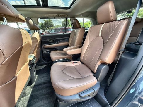 Used 2024 Toyota Grand Highlander AWD image 27