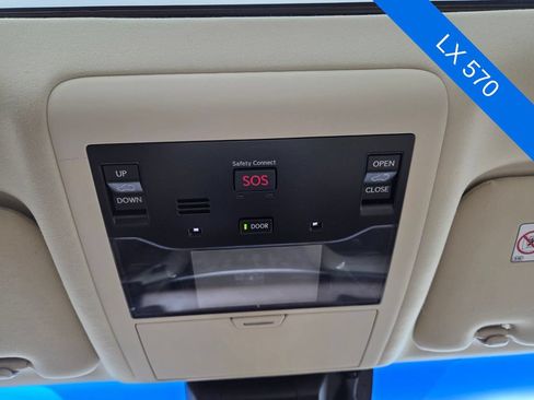 Used 2017 Lexus LX 570 4WD w/ Luxury Package image 28