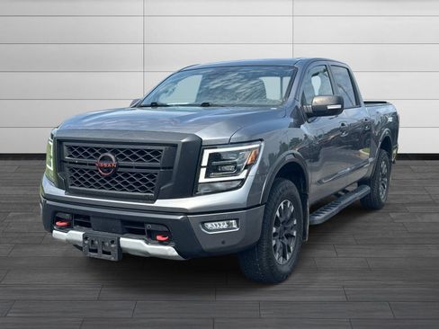 Used 2024 Nissan Titan PRO-4X w/ Pro-4x Convenience Package AWD/4WD image 10