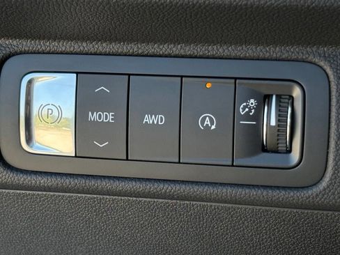 Used 2024 Chevrolet Traverse LT w/ Enhanced Driving Package AWD/4WD image 19