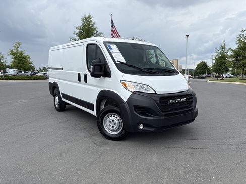 Used 2025 RAM ProMaster 2500 w/ Convenience Group FWD image 2