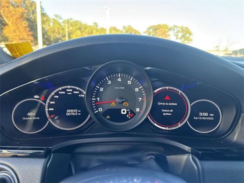 Used 2019 Porsche Cayenne Base image 19