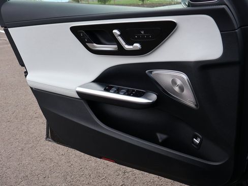 Used 2025 Mercedes-Benz C 300 4MATIC Sedan image 38