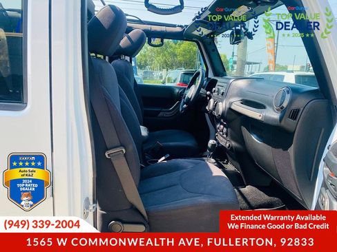 Used 2013 Jeep Wrangler Unlimited Sport image 20