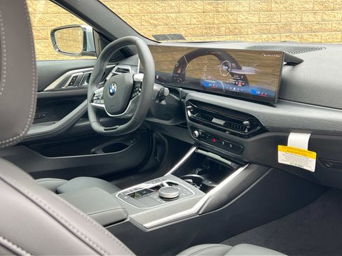 Used 2025 BMW 430i xDrive Coupe w/ Premium Package image 9