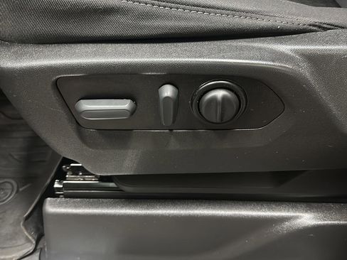 Used 2022 GMC Sierra 1500 Elevation image 18