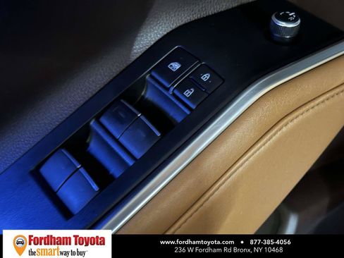 Used 2022 Toyota Highlander Platinum FWD image 22
