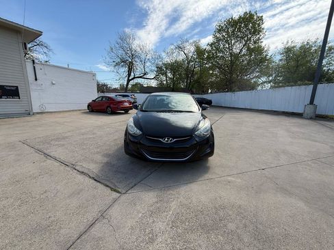 Used 2013 Hyundai Elantra GLS image 2