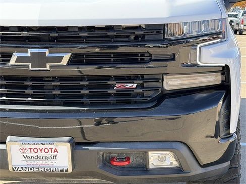 Used 2021 Chevrolet Silverado 1500 LT Trail Boss w/ Convenience Package II image 9