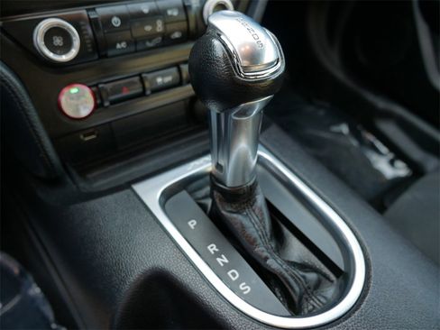 Certified 2019 Ford Mustang Convertible image 18