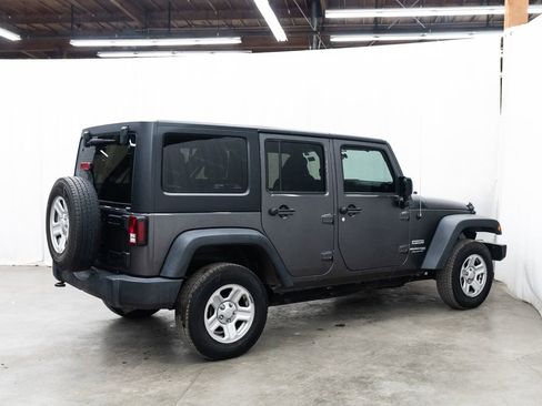 Used 2018 Jeep Wrangler Unlimited Sport w/ Connectivity Group image 6