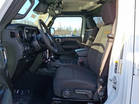 New 2026 Jeep Gladiator Mojave image 9