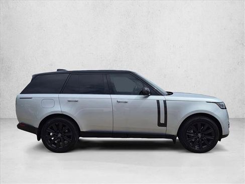 Used 2025 Land Rover Range Rover SE AWD/4WD image 4
