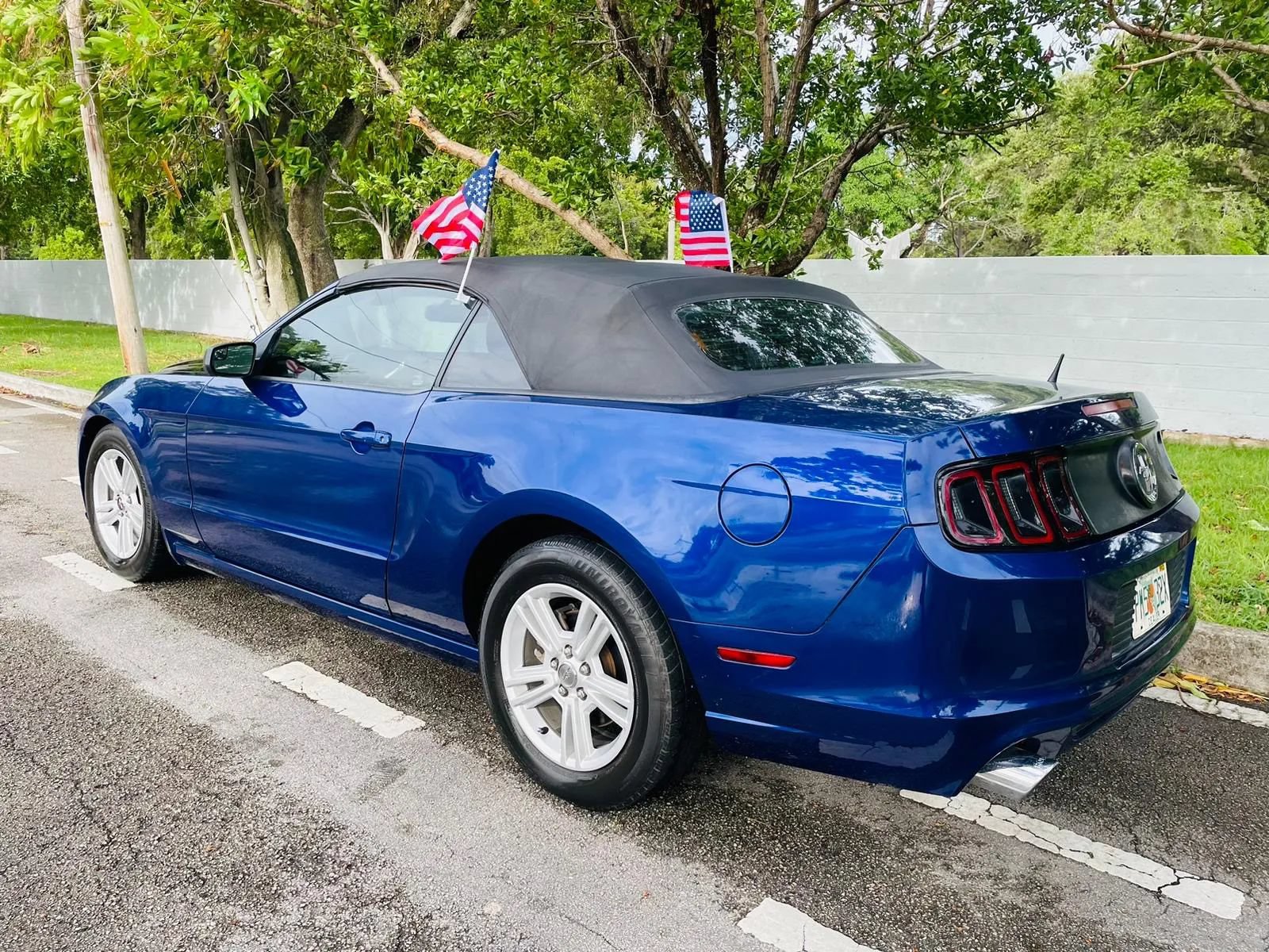 Used 2014 Ford Mustang Convertible w/ Equipment Group 102A RWD image 3