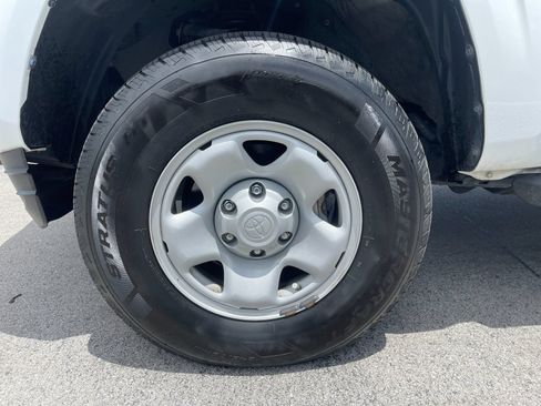 Used 2022 Toyota Tacoma SR AWD/4WD image 32