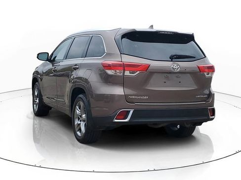 Used 2019 Toyota Highlander Limited AWD/4WD image 4