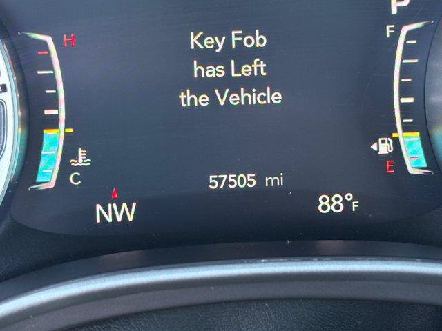 Used 2025 Chrysler Pacifica Select FWD image 26