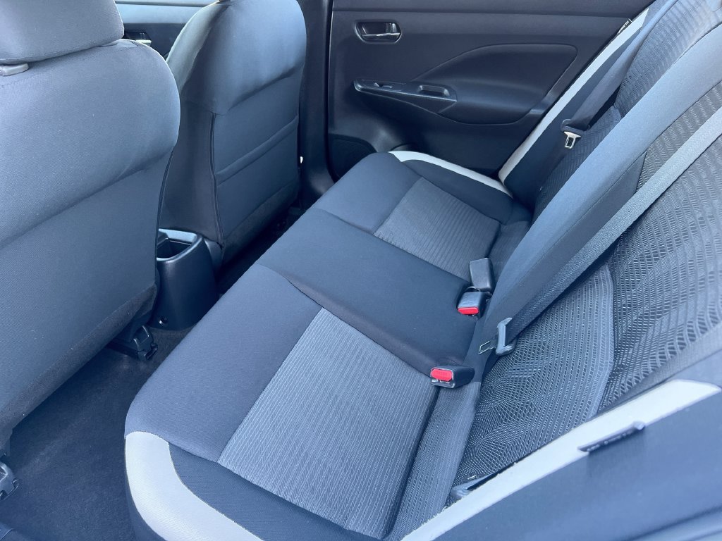 Used 2022 Nissan Versa SV FWD image 40