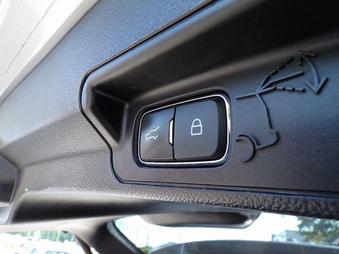 Used 2020 Ford Explorer XLT w/ Equipment Group 202A image 16