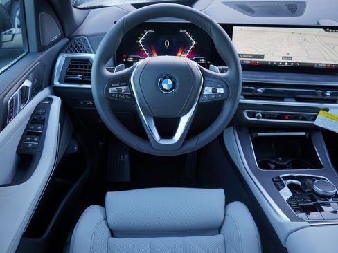 Used 2025 BMW X5 xDrive50e w/ Premium Package image 15