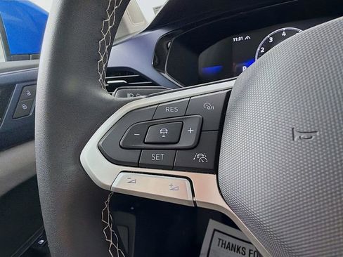 Used 2023 Volkswagen Taos SE w/ Panoramic Sunroof Package image 11