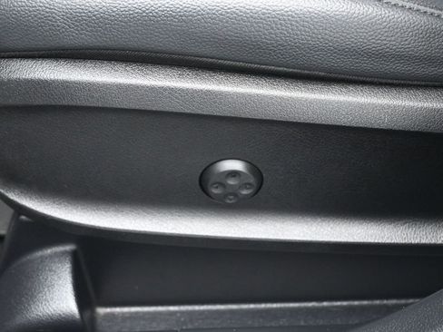 Used 2021 Mercedes-Benz GLB 250 image 10