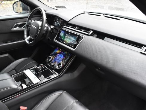 Used 2019 Land Rover Range Rover Velar S image 27