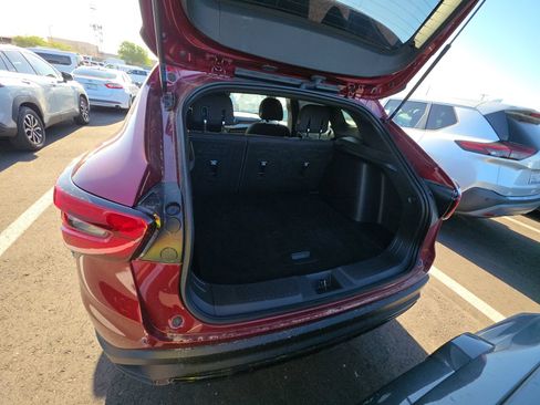 Used 2024 Chevrolet Trax RS FWD image 13