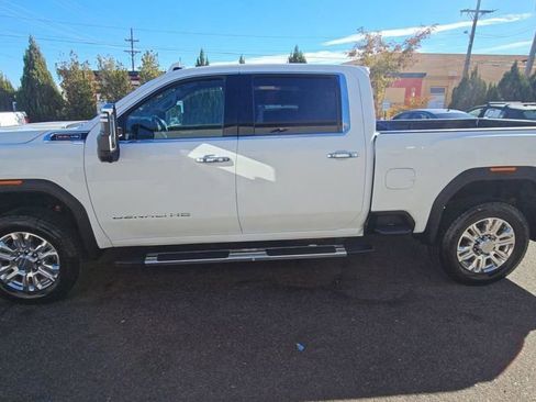 Used 2023 GMC Sierra 2500 Denali image 4