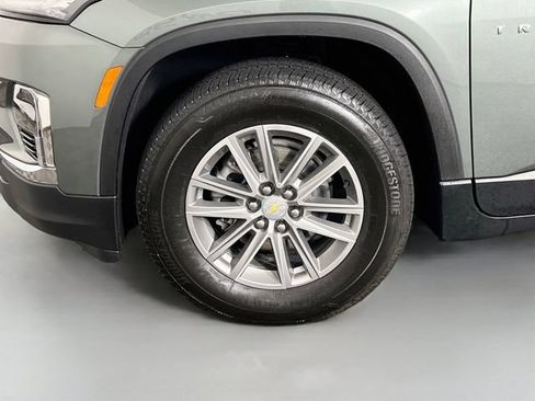 Used 2022 Chevrolet Traverse LT FWD image 28