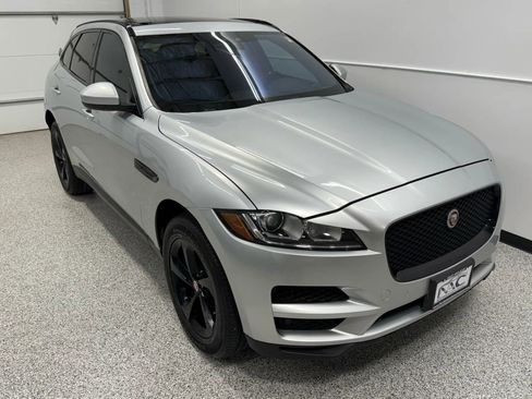 Used 2019 Jaguar F-PACE Premium image 46